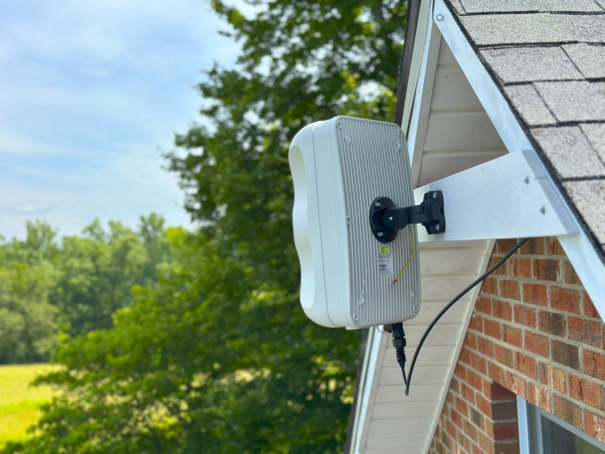 InvisaGig QuadLink Antenna | Outdoor PoE Antenna & Enclosure | Full System