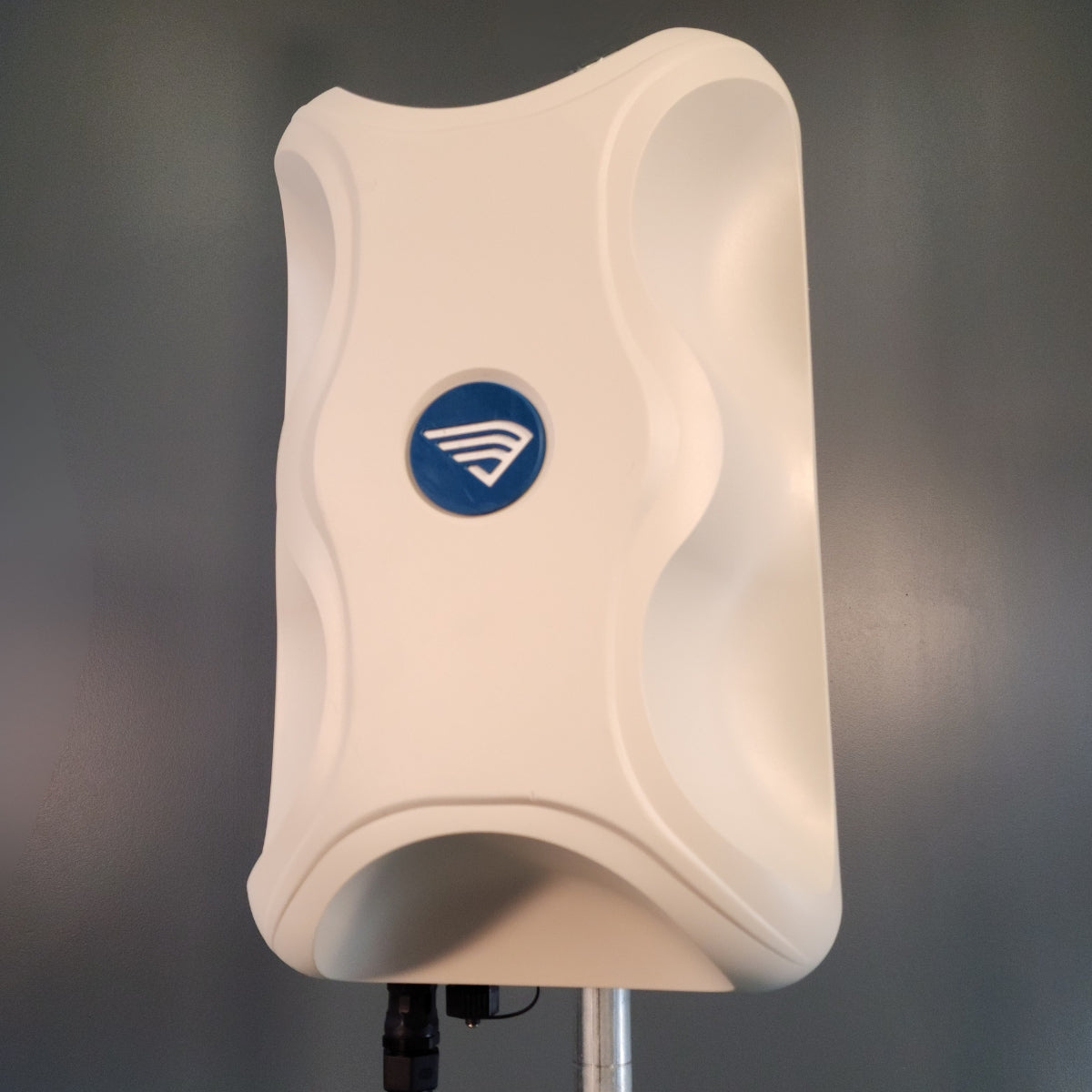 InvisaGig QuadLink Antenna | Outdoor PoE Antenna & Enclosure | Full System