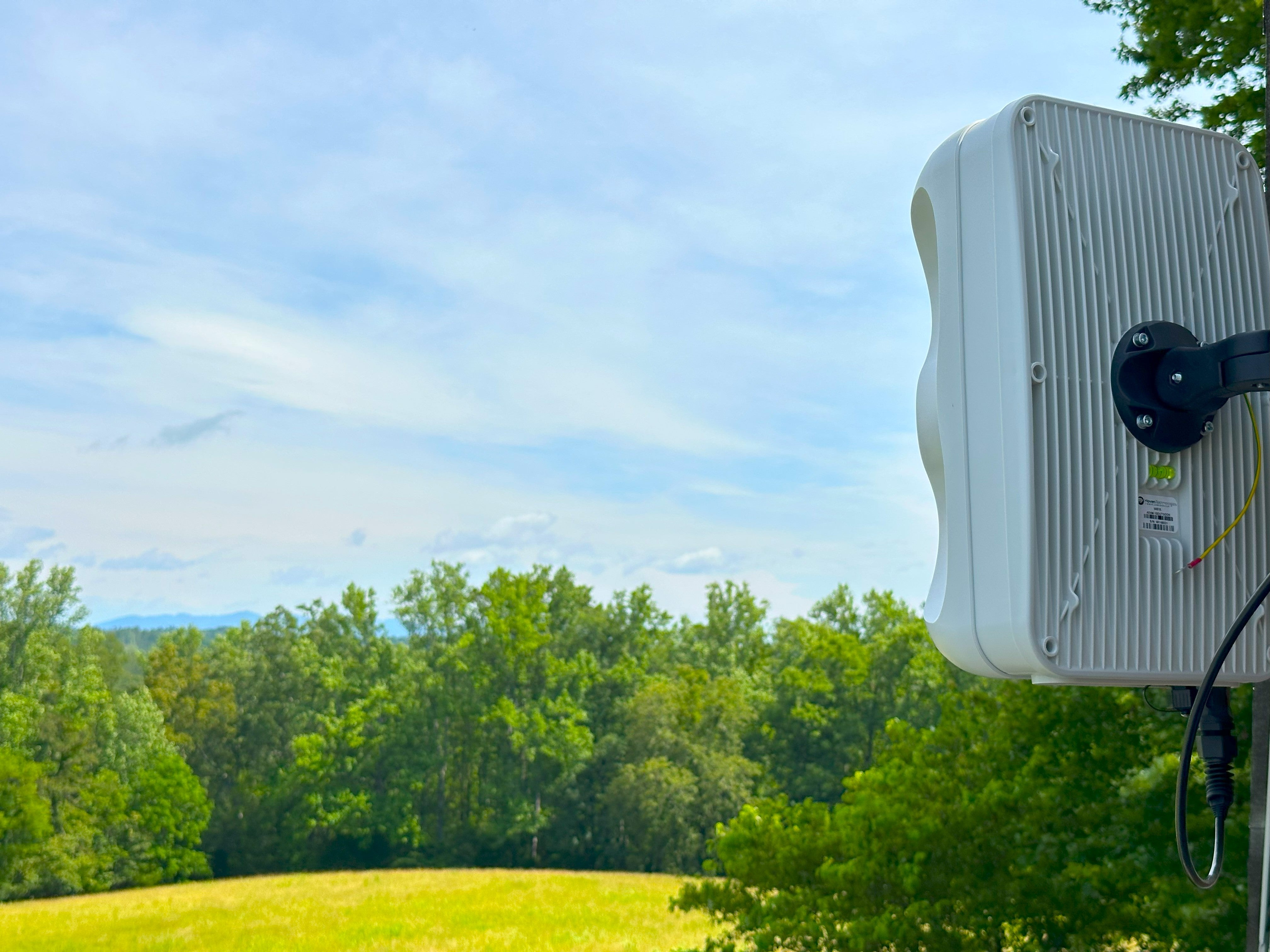 InvisaGig QuadLink Antenna | Outdoor PoE Antenna and Enclosure | Refurbished and Returns